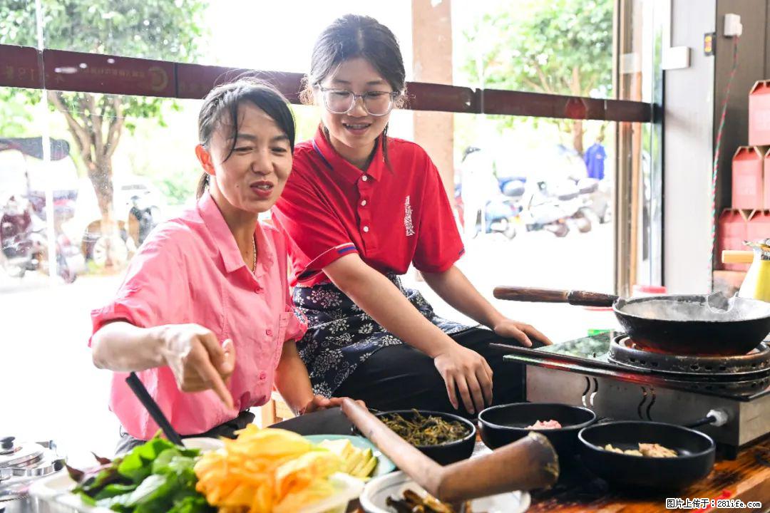全网追的“扁担女孩”，找了一份暑假工，时薪12元 - 庆阳生活资讯 - 庆阳28生活网 qingyang.28life.com